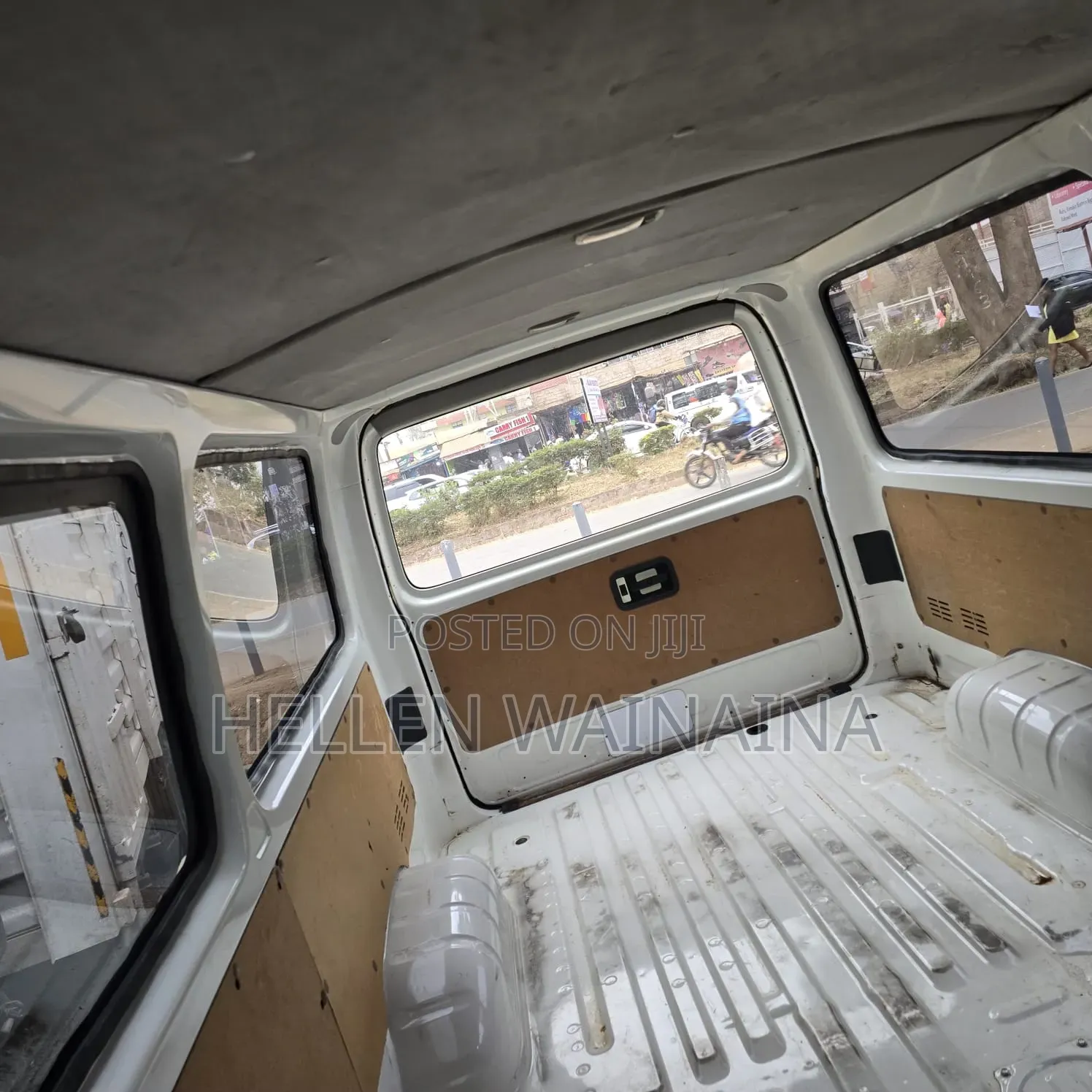 Toyota HiAce 2017 White