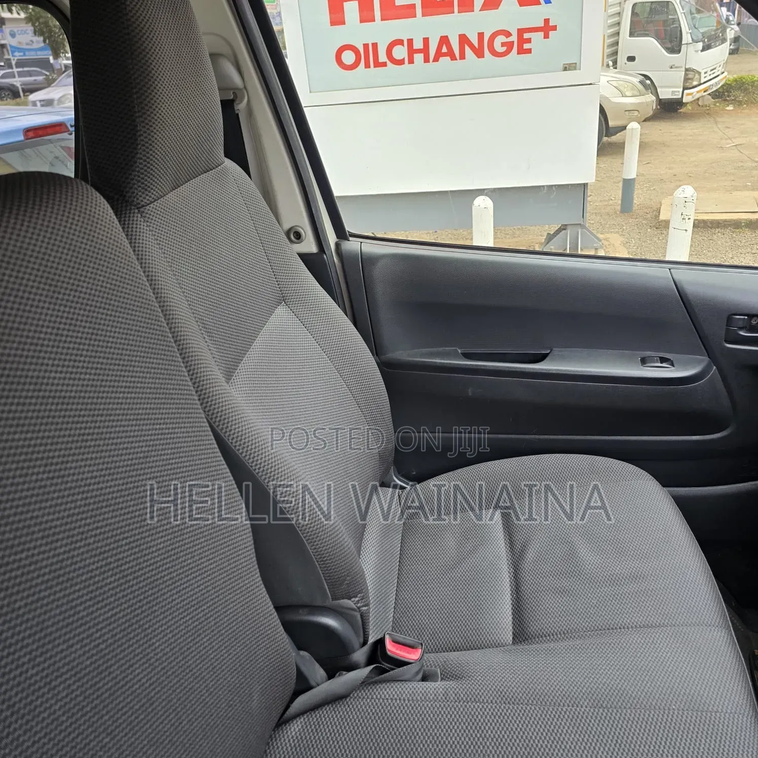 Toyota HiAce 2017 White