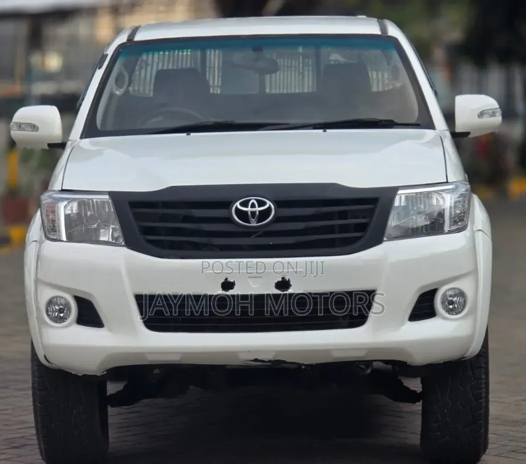Toyota Hilux 2014 Pearl