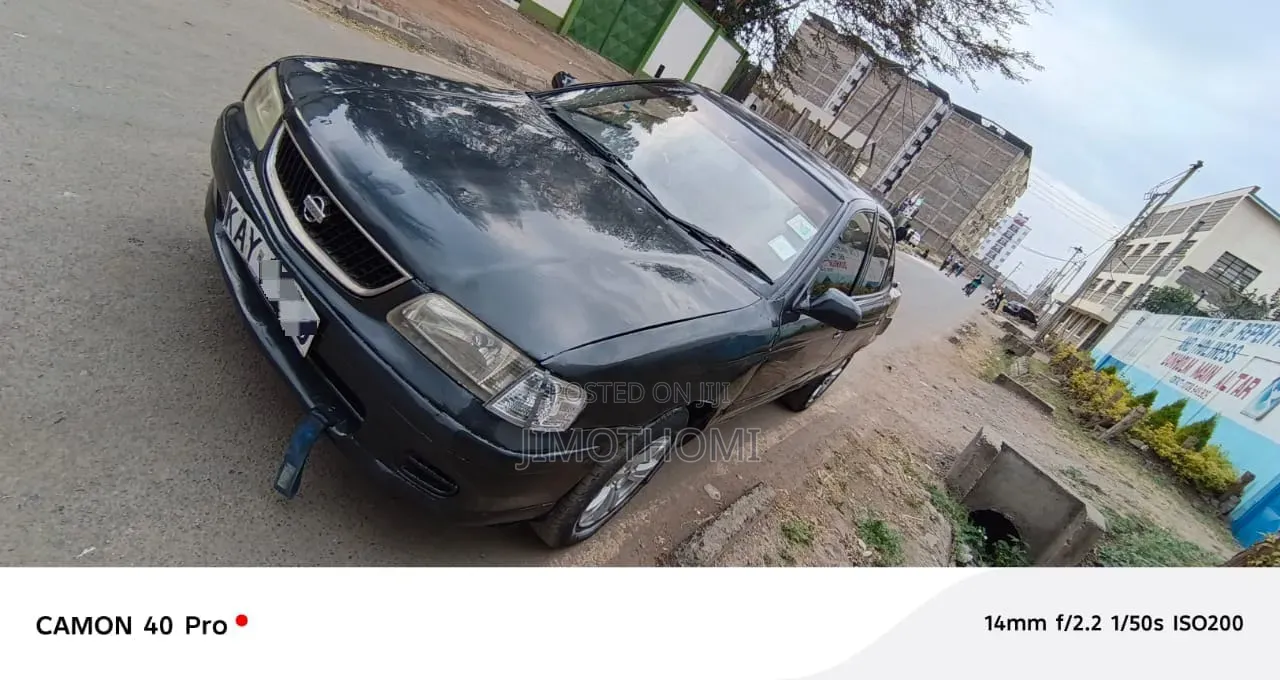 Nissan Bluebird 2002 Blue