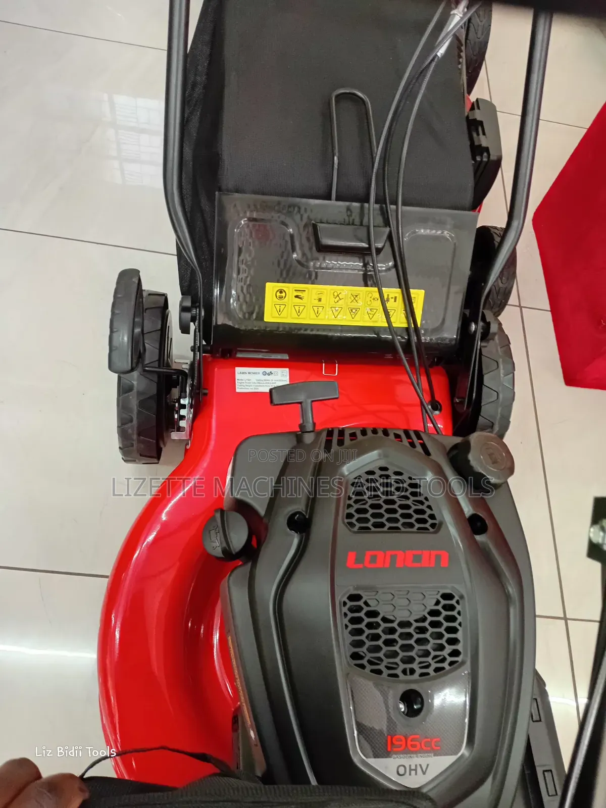 WYS18 Briggs and Stratton 18" Petrol Powered Lawn Mower 140cc