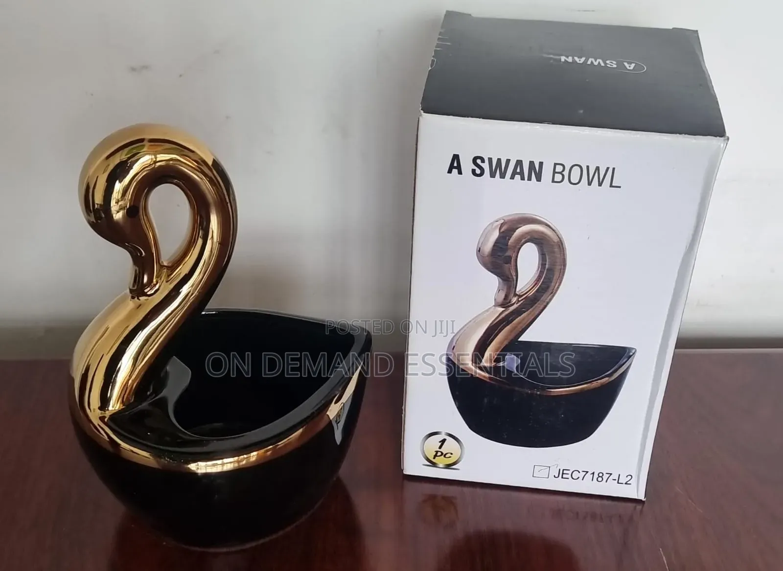 Ceramic Love Shape a Swan Bowl Multipurpose Organizer
