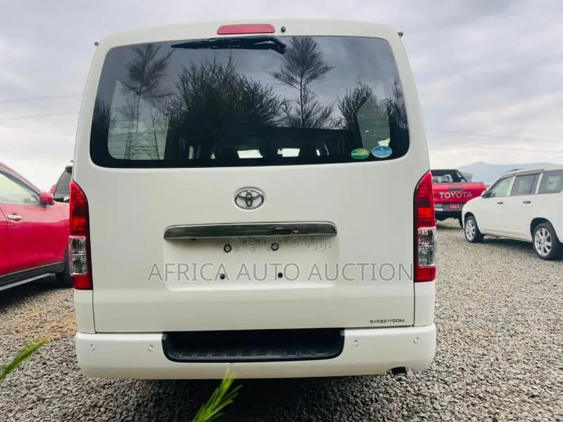 Toyota HiAce 2020
