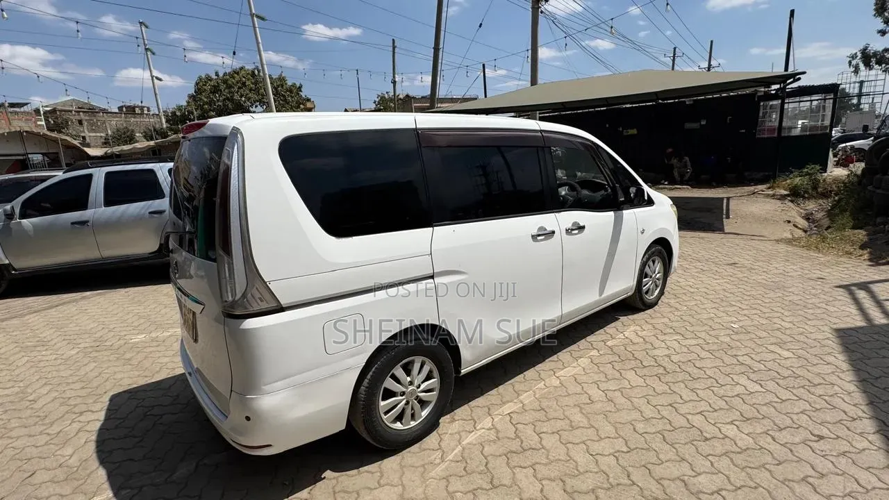 Nissan Serena 2011 White