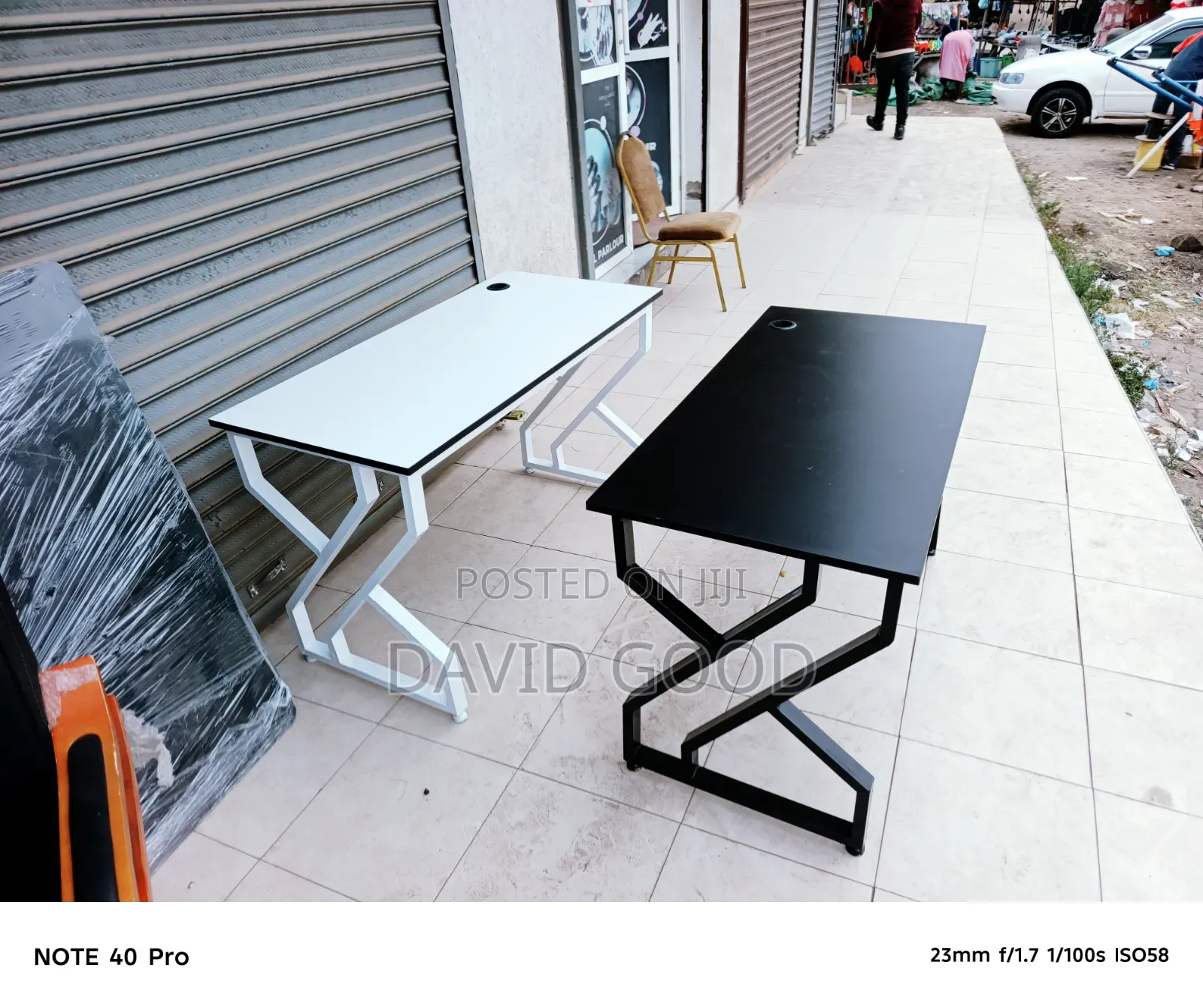 Black and White Available Tables