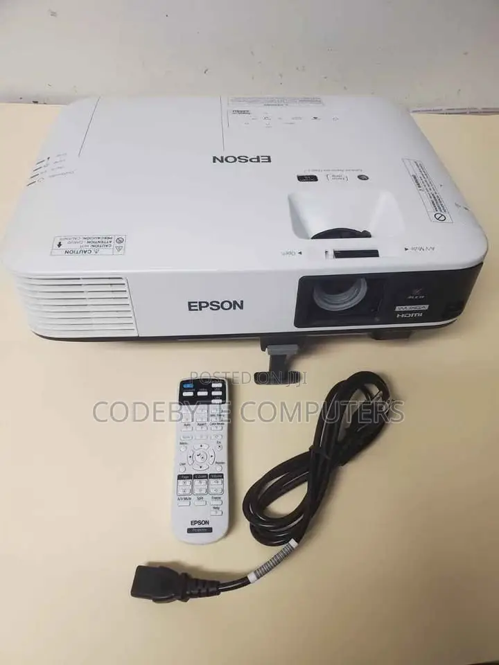 Epson PowerLite 2250U 5000-Lumen WUXGA 3LCD .