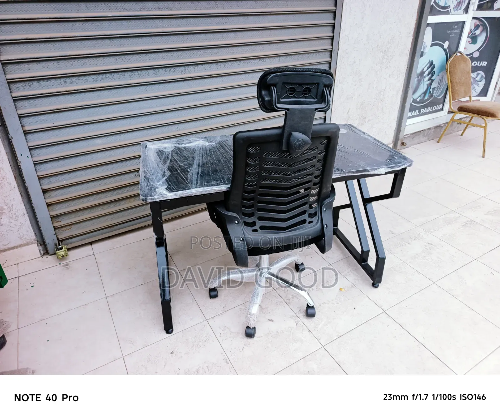 Headrest Chair Strong and Table