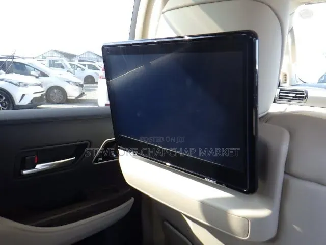Toyota Land Cruiser LC300 2023