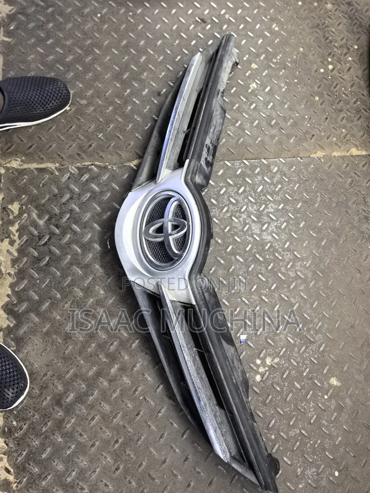 Auris 2014 Grill