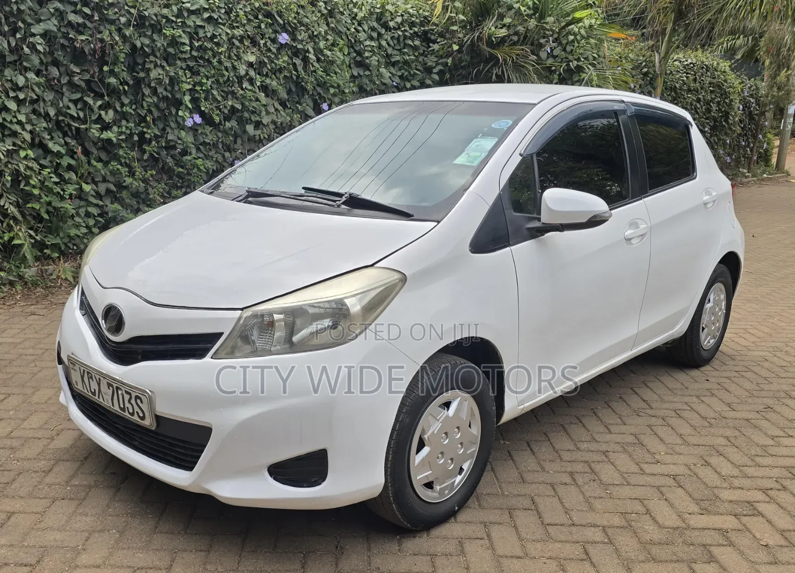 Toyota Vitz 2012 White
