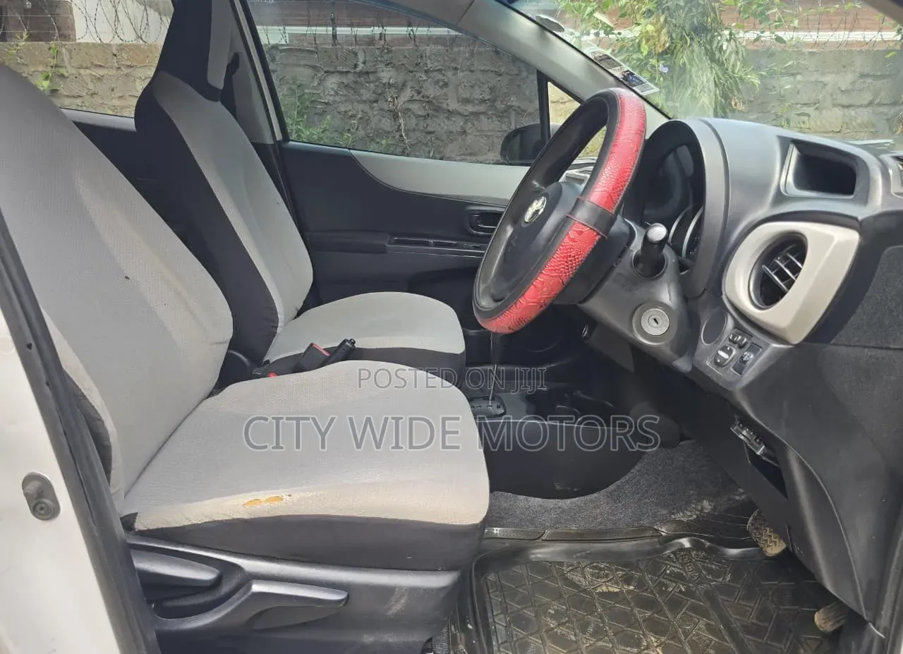 Toyota Vitz 2012 White