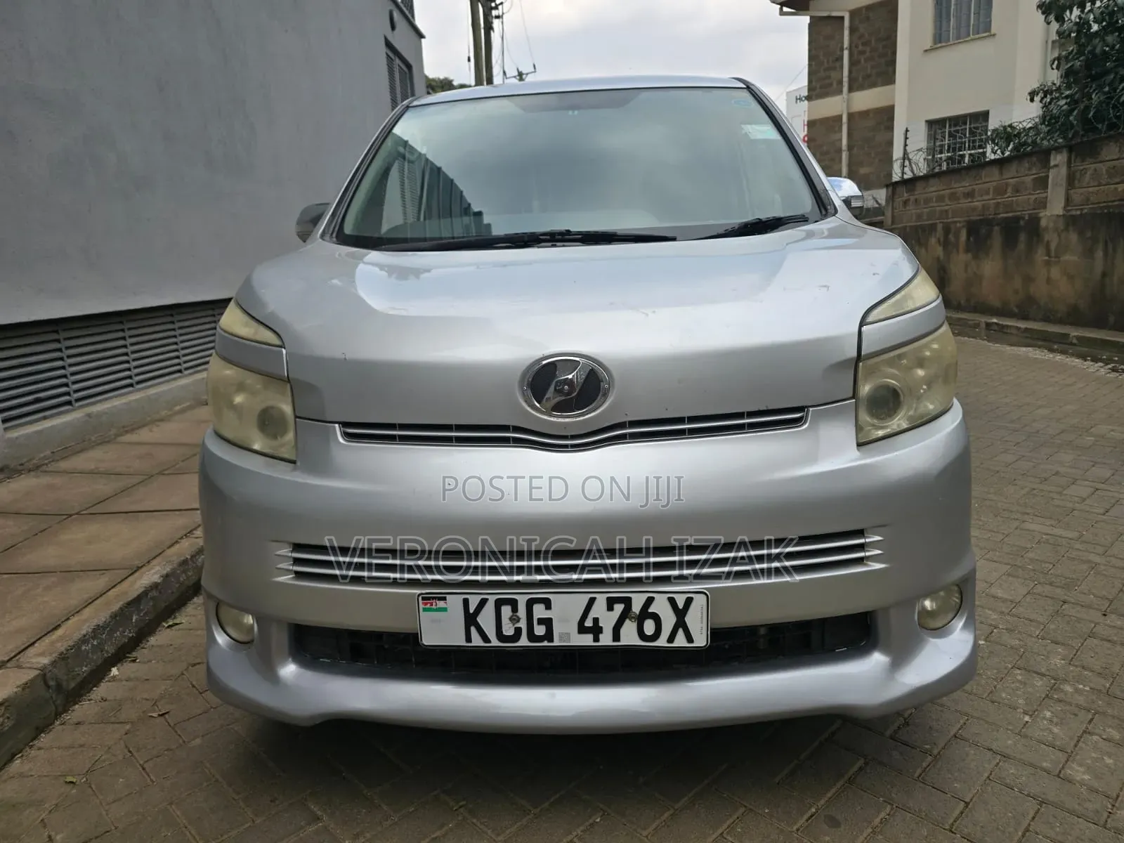 Toyota Voxy 2009 Silver