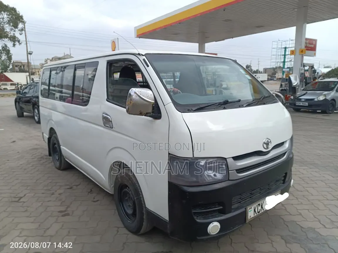 Toyota HiAce 2009 White