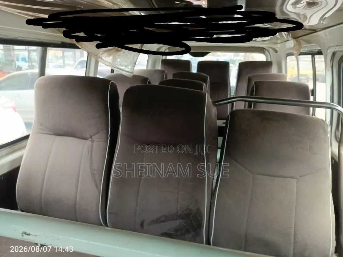 Toyota HiAce 2009 White