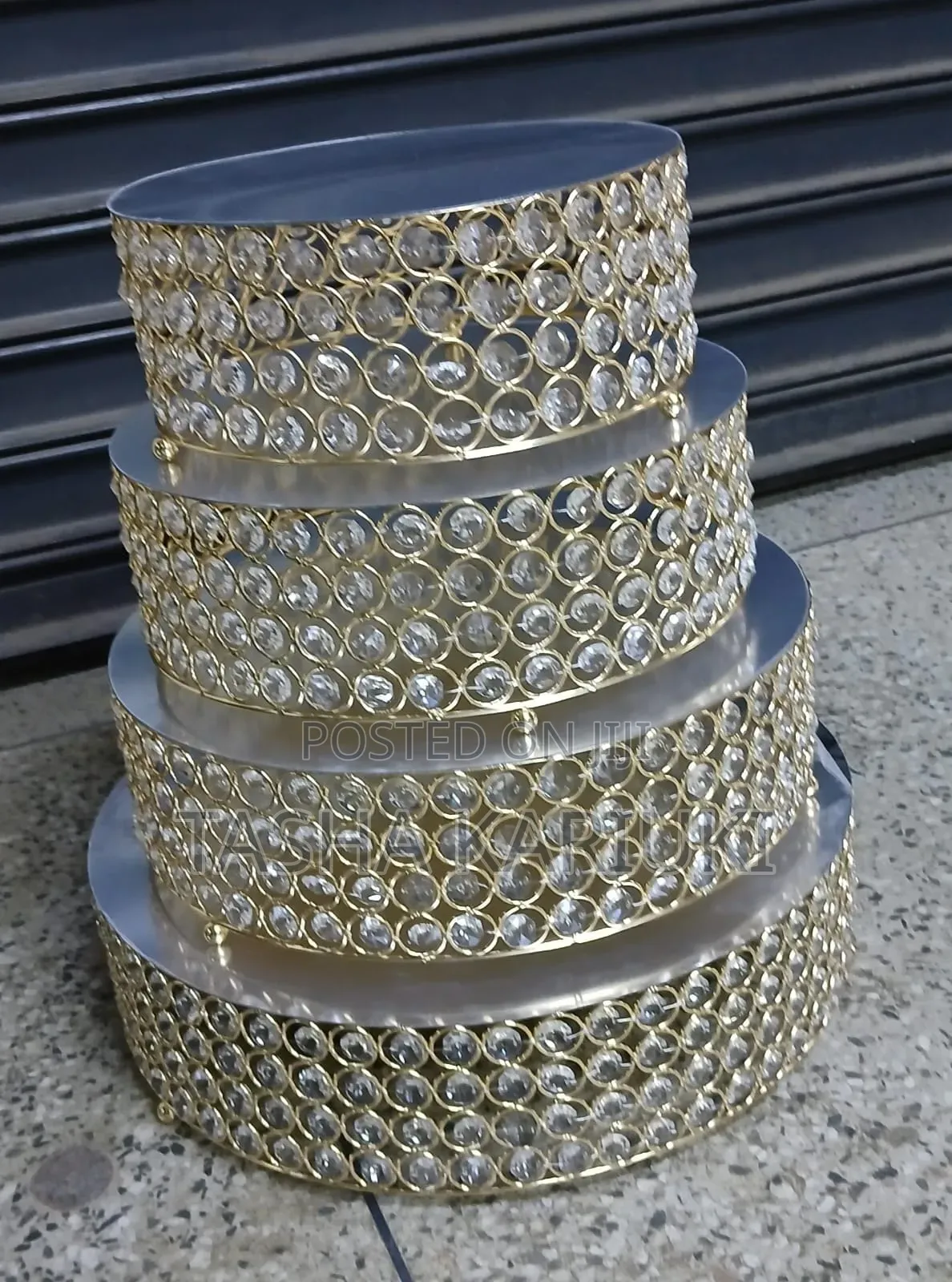 4pcs Iron Top With Crystals Cake Stand Sizes: 25/30/35/40cm