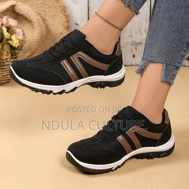 Cool Lady Fashion Sneakers