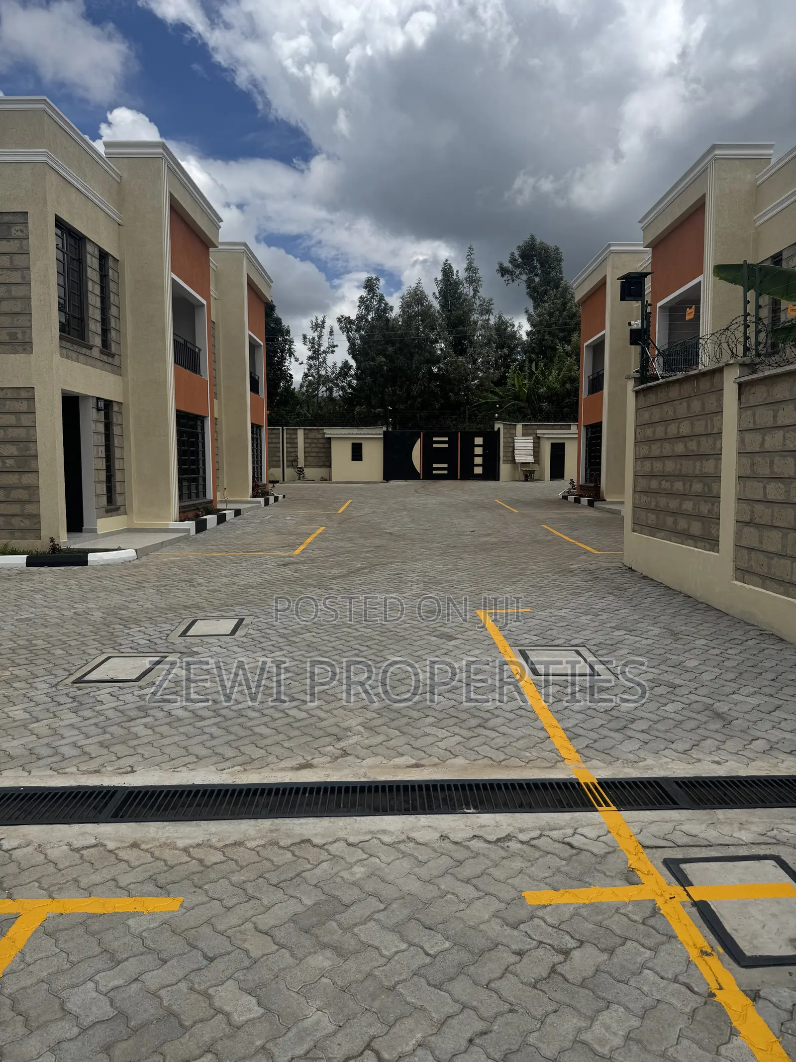 3bdrm Mansion in Thogoto for sale