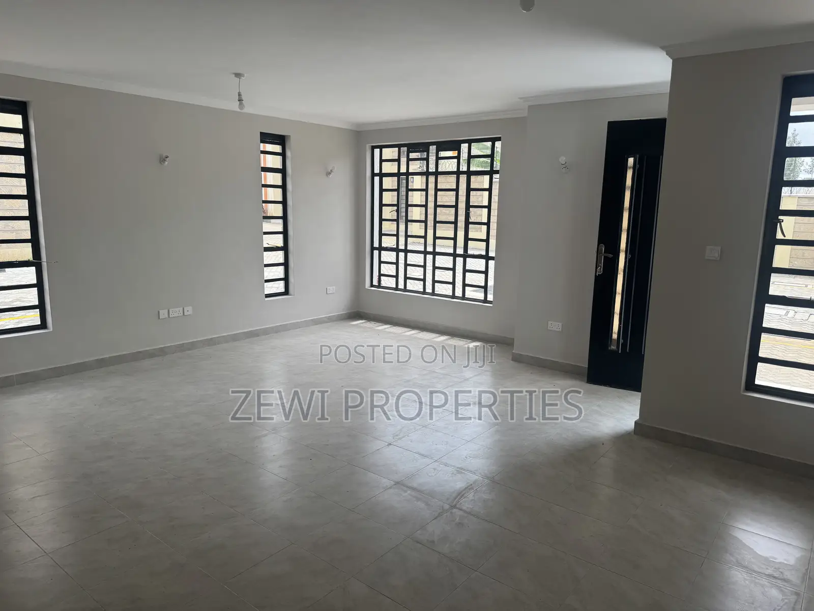 3bdrm Mansion in Thogoto for sale