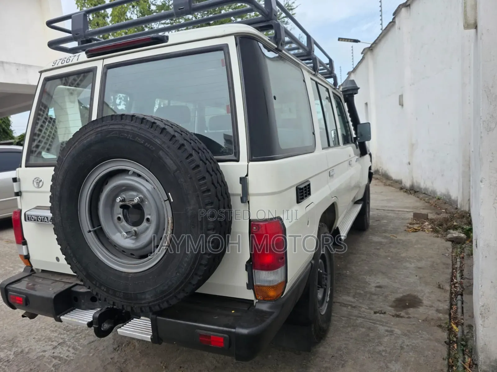Toyota Land Cruiser 2022 White