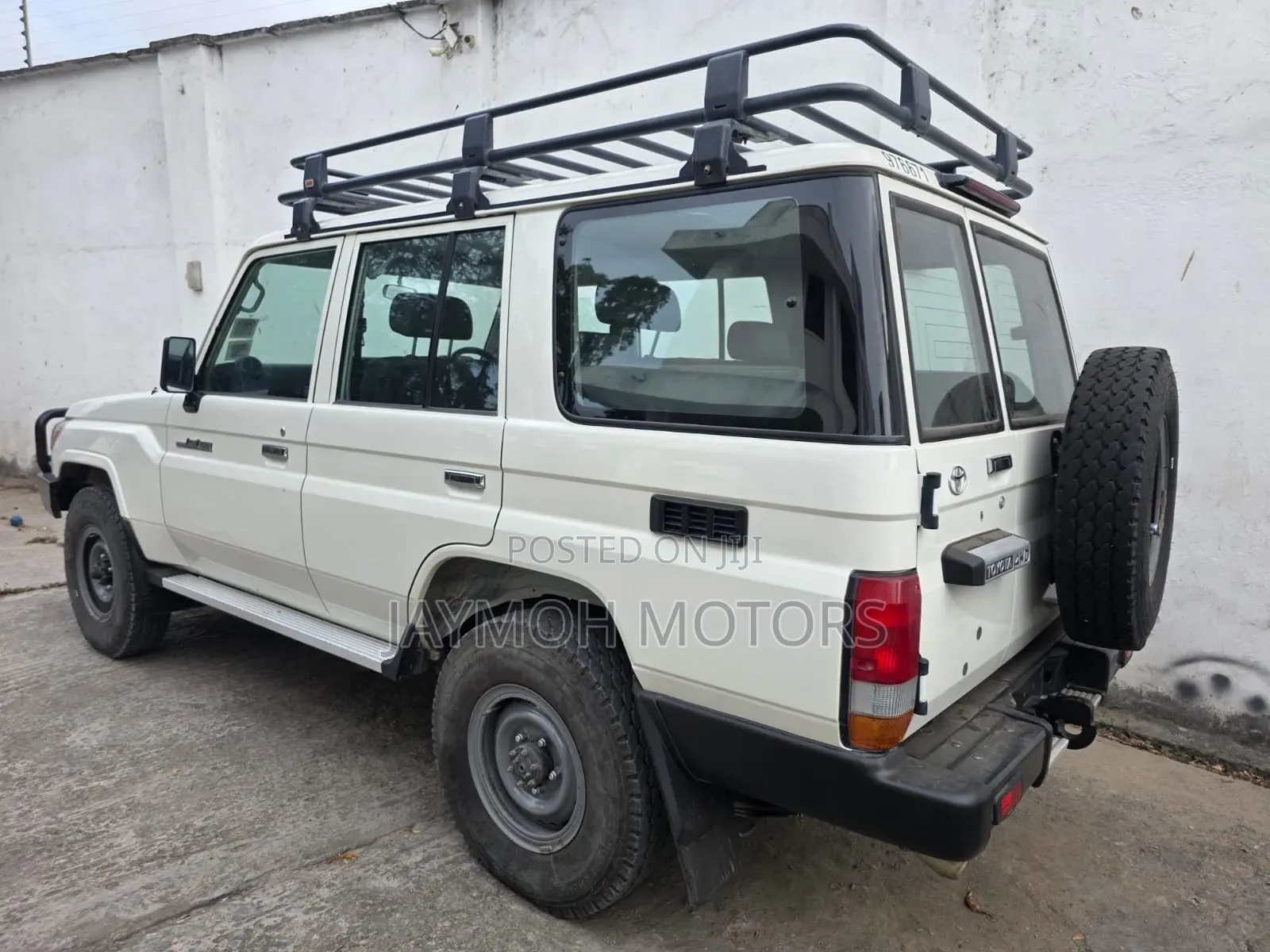 Toyota Land Cruiser 2022 White