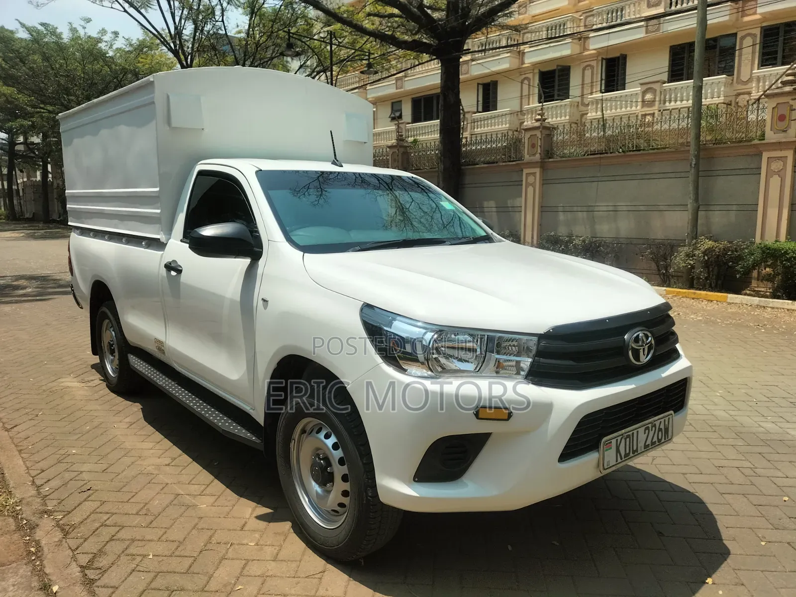 Toyota Hilux 2024 White