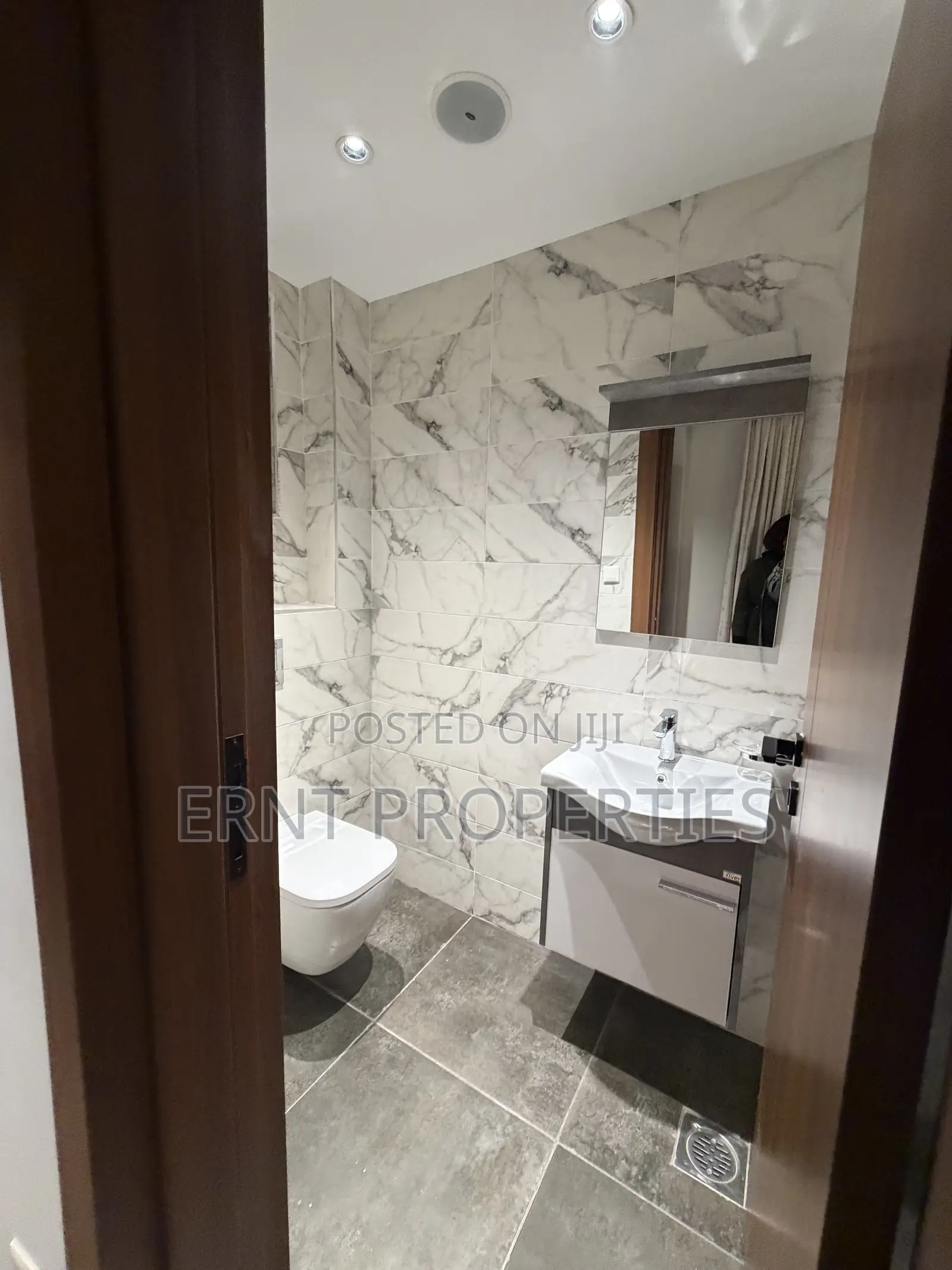 Furnished 1bdrm Apartment in Riverside Drive for sale