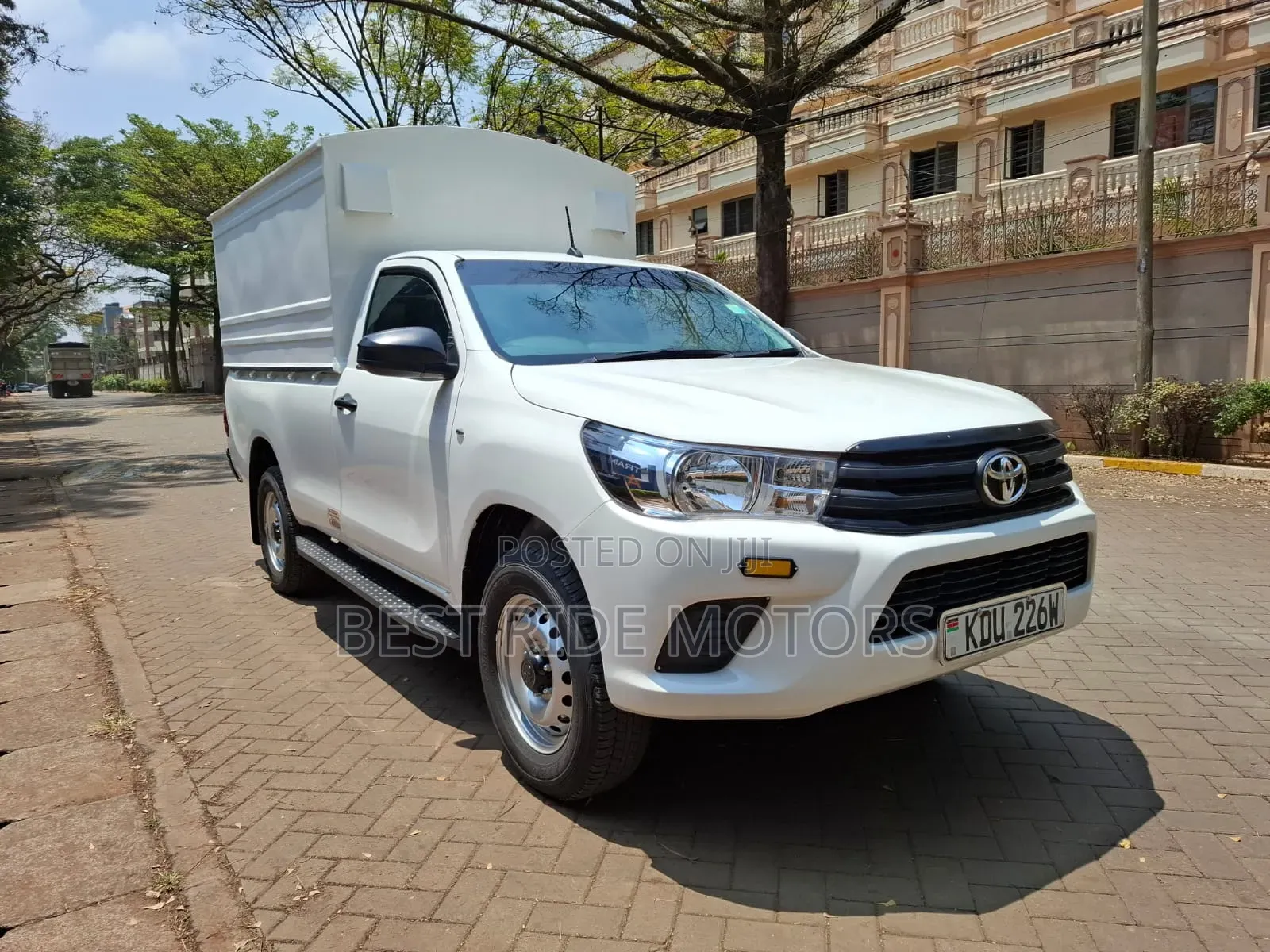 Toyota Hilux 2025 White