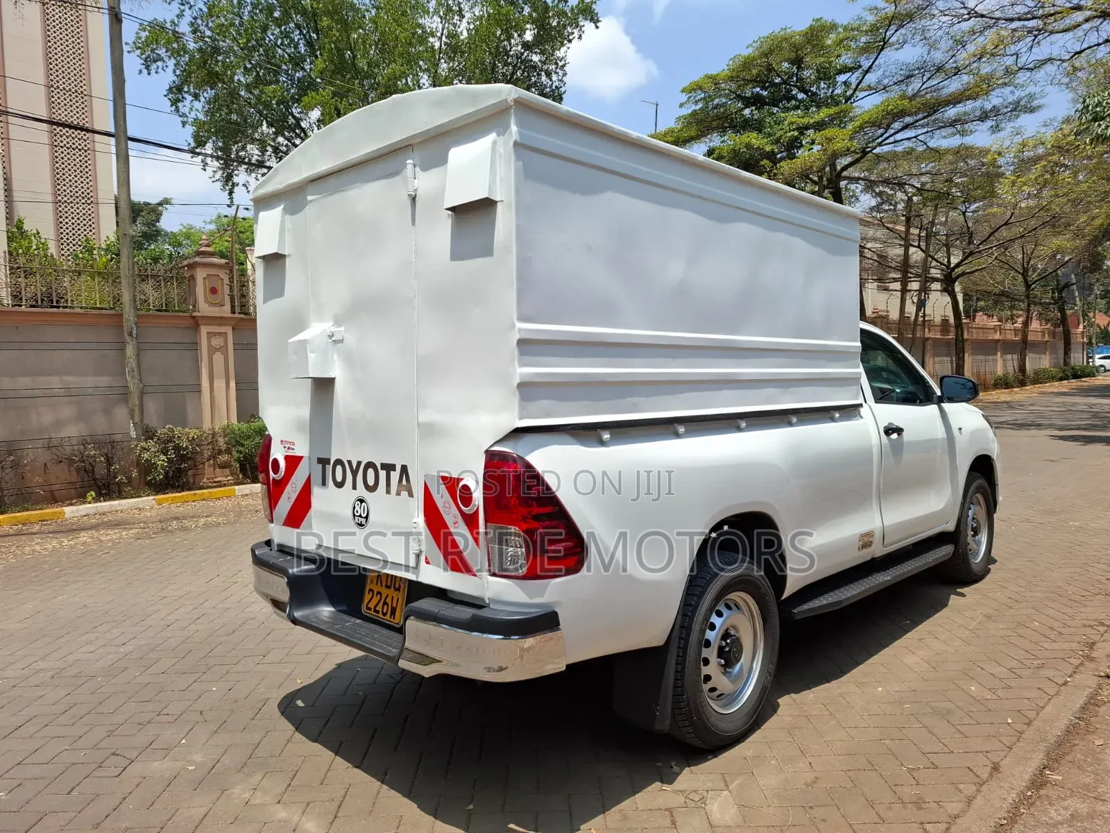 Toyota Hilux 2025 White
