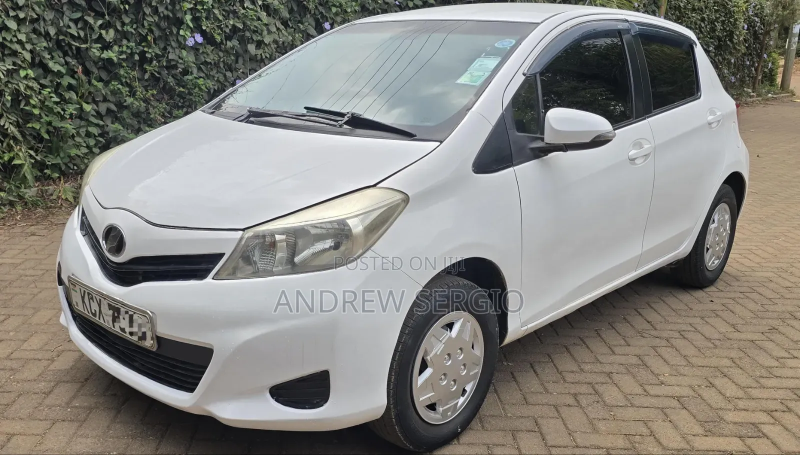 Toyota Vitz 2012 White