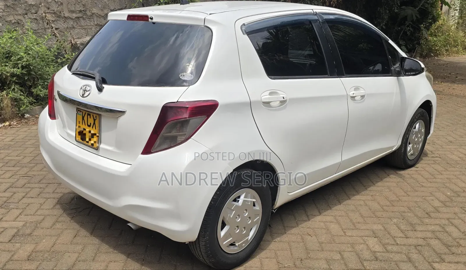 Toyota Vitz 2012 White