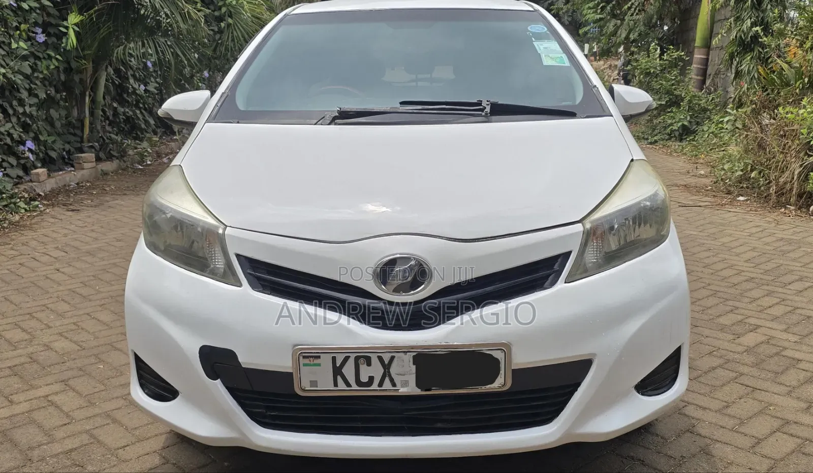 Toyota Vitz 2012 White