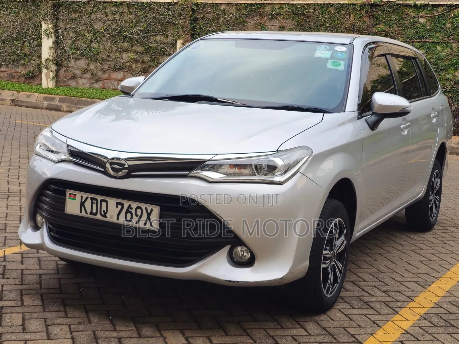 Toyota Corolla Fielder 1.5 Petrol FWD 2018 Silver