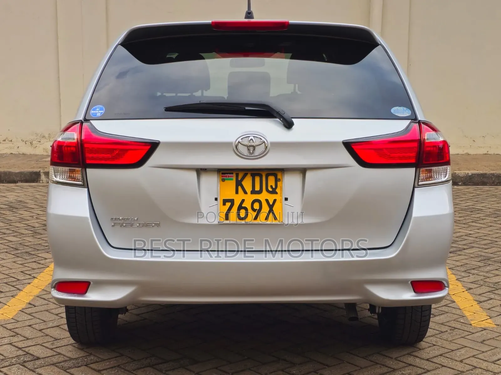 Toyota Corolla Fielder 1.5 Petrol FWD 2018 Silver