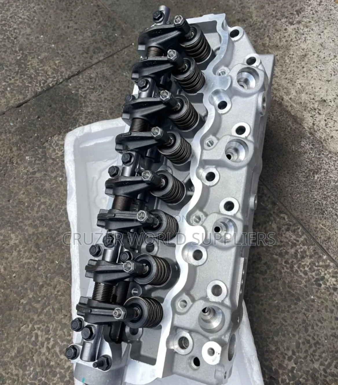 Mistubishi Pajero 4d56 Engine Complete Cylinder Head