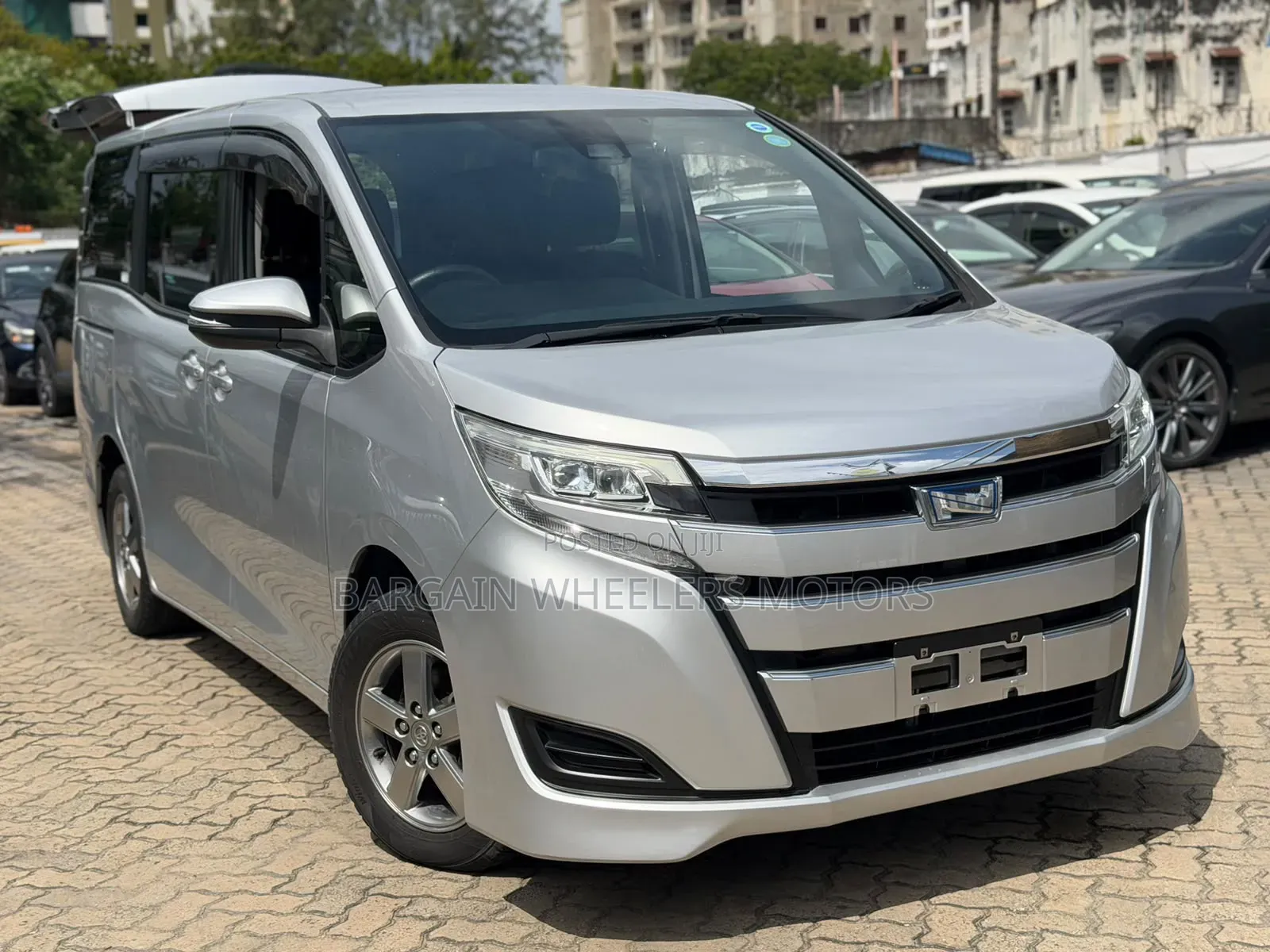 Toyota Voxy 2019 Silver