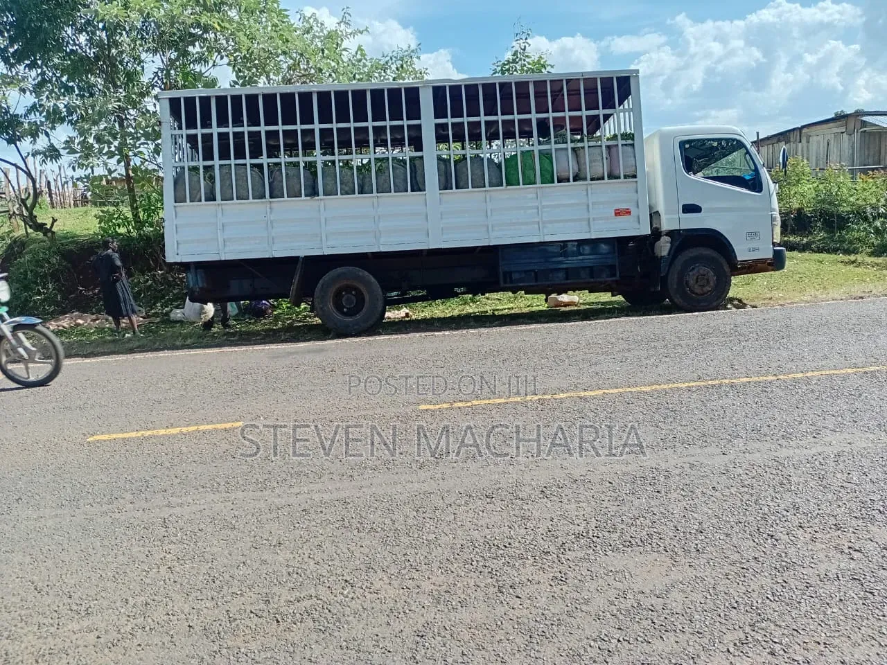 Mitsubishi Canter Ya Majani