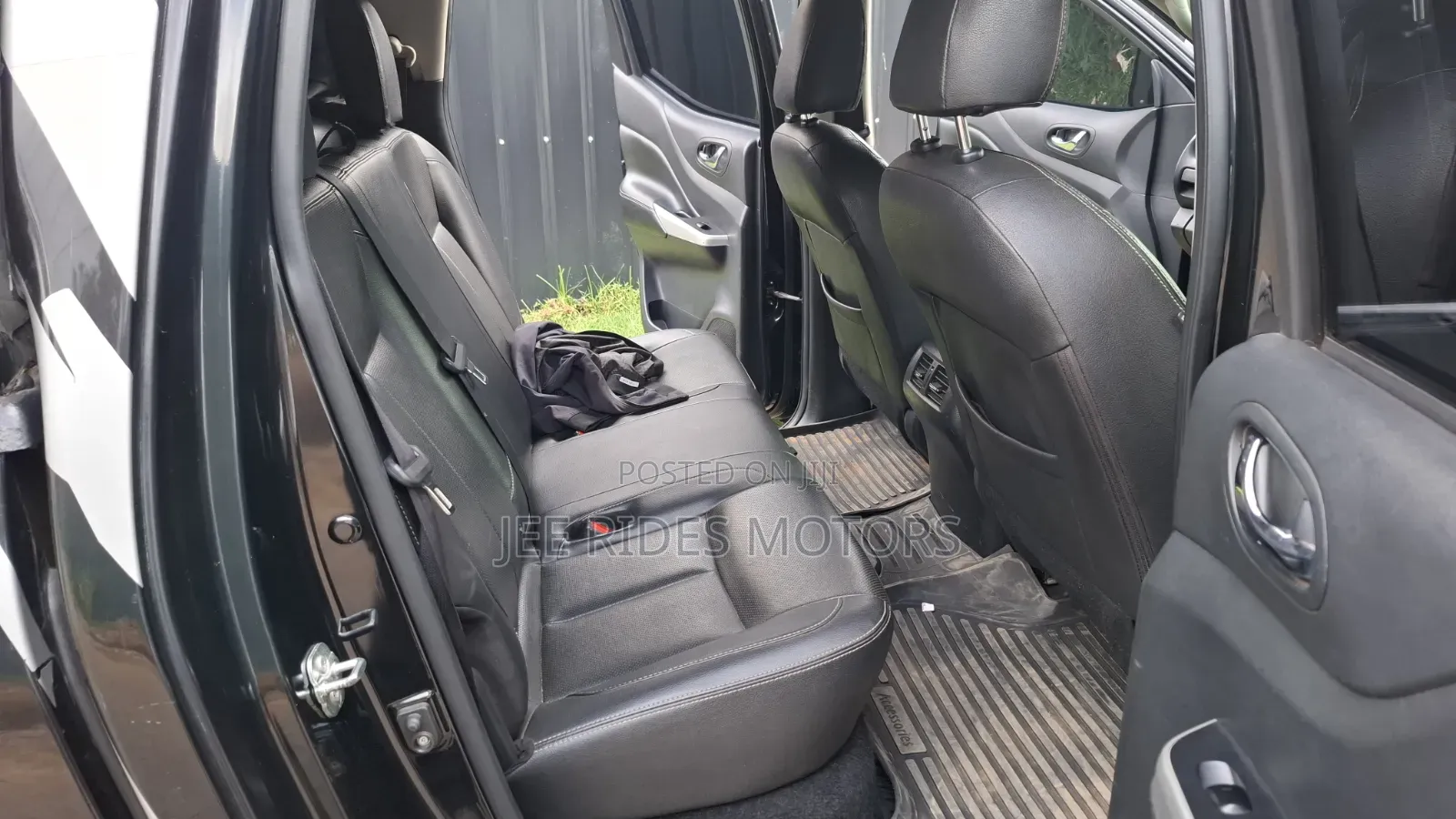 Nissan Navara 2019 Black