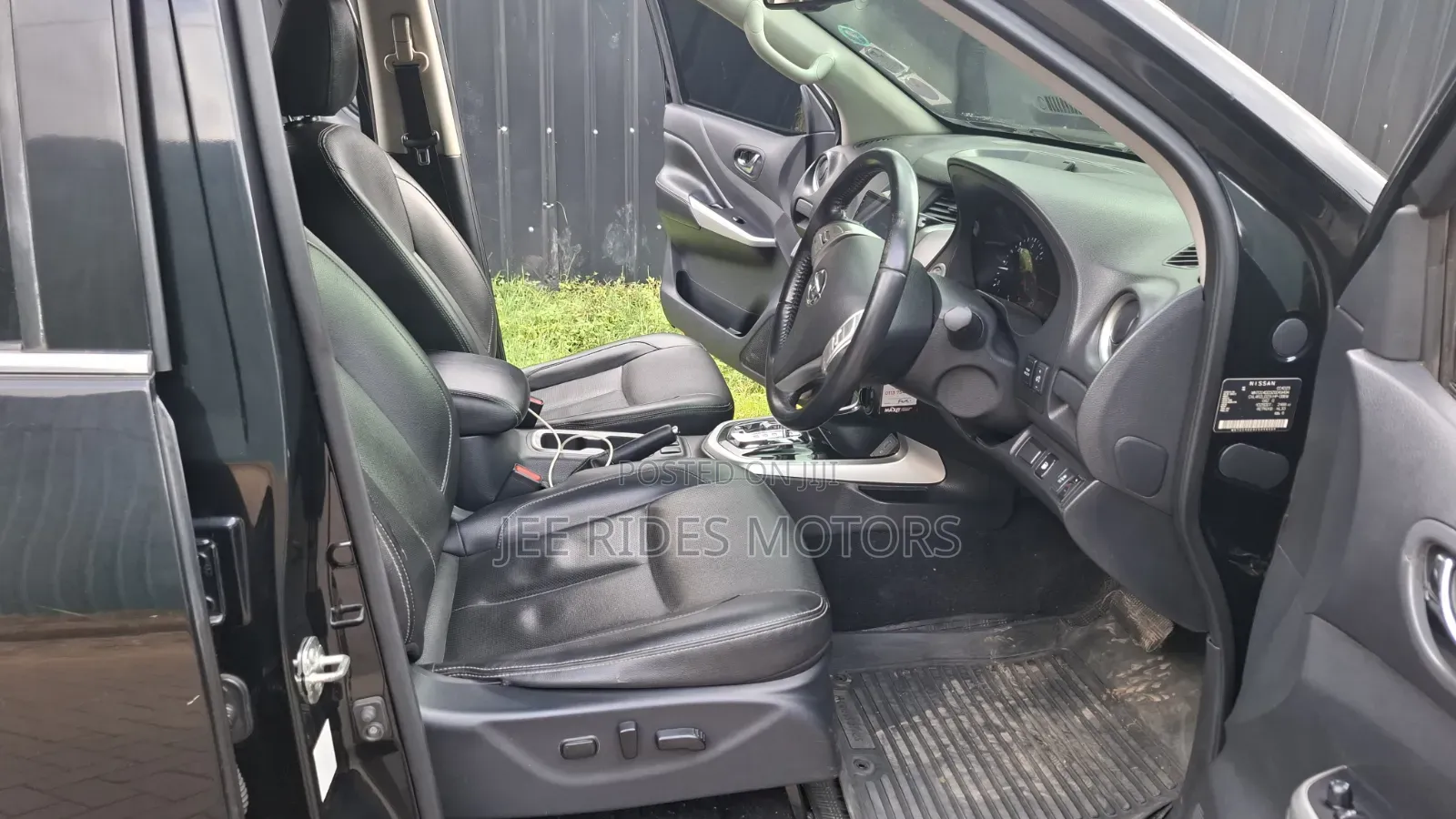 Nissan Navara 2019 Black