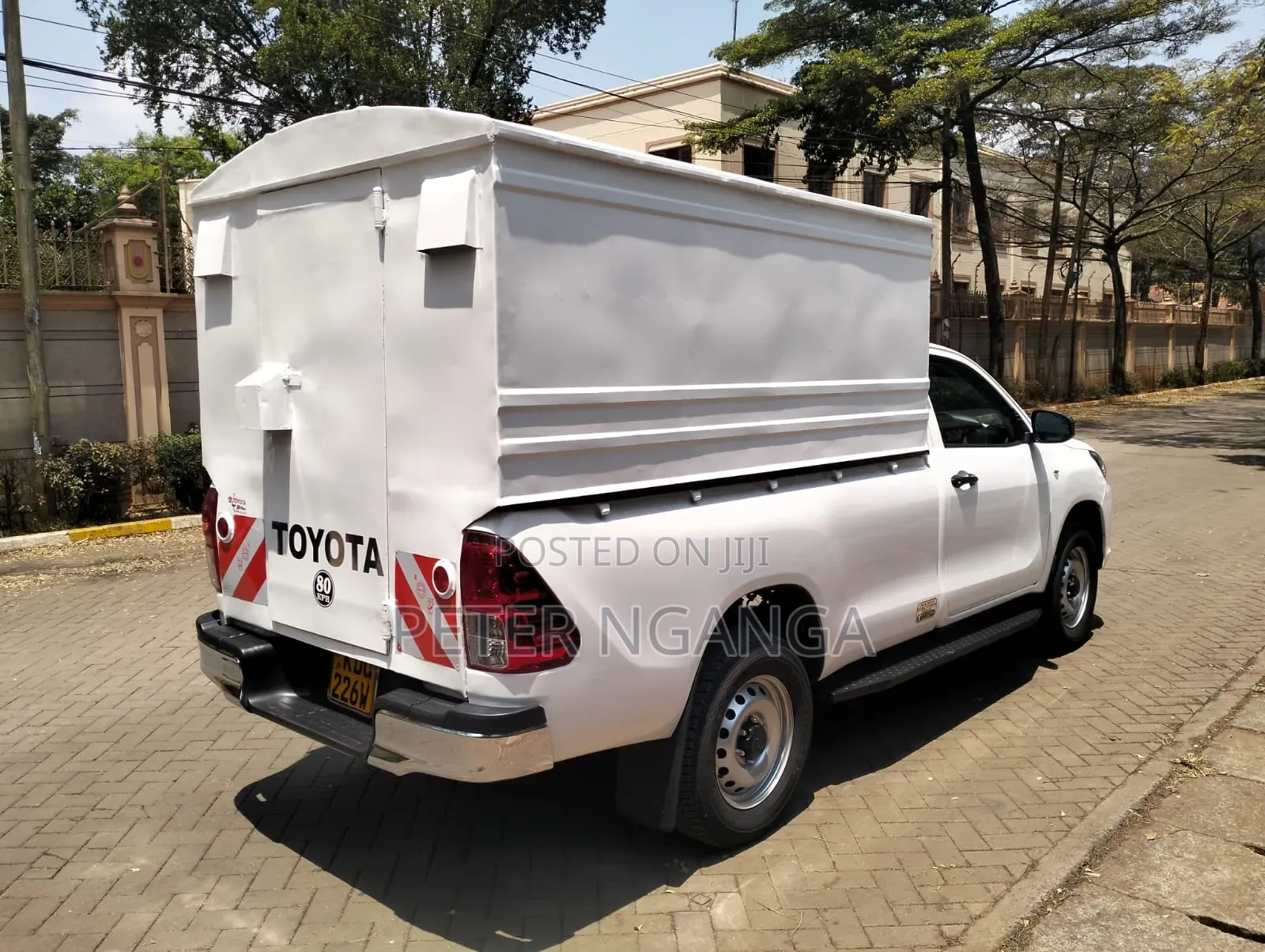Toyota Hilux 2025 White