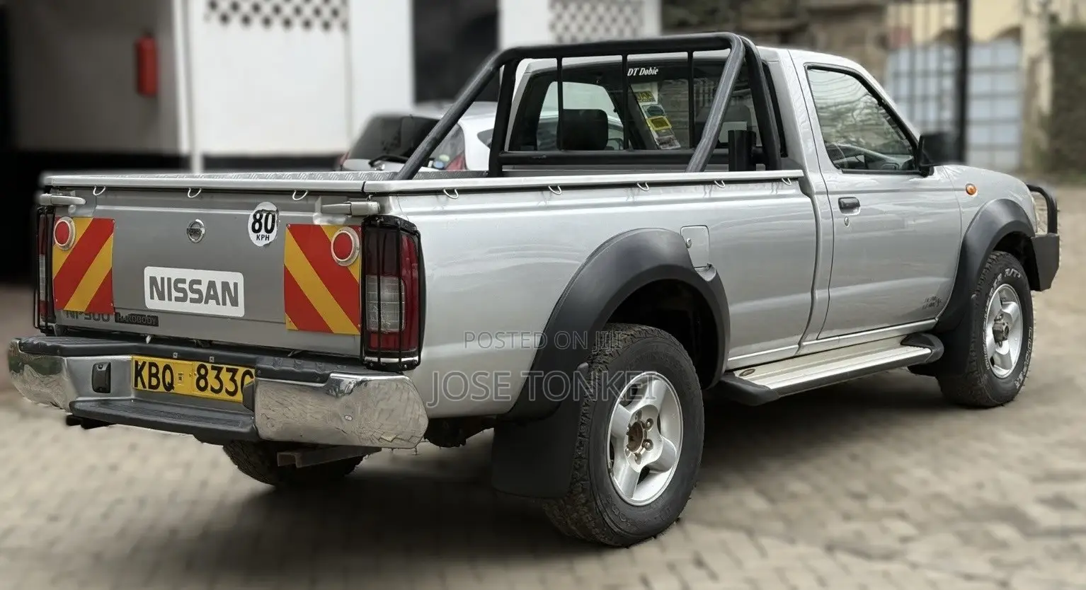 Nissan Hardbody 2010 Gray