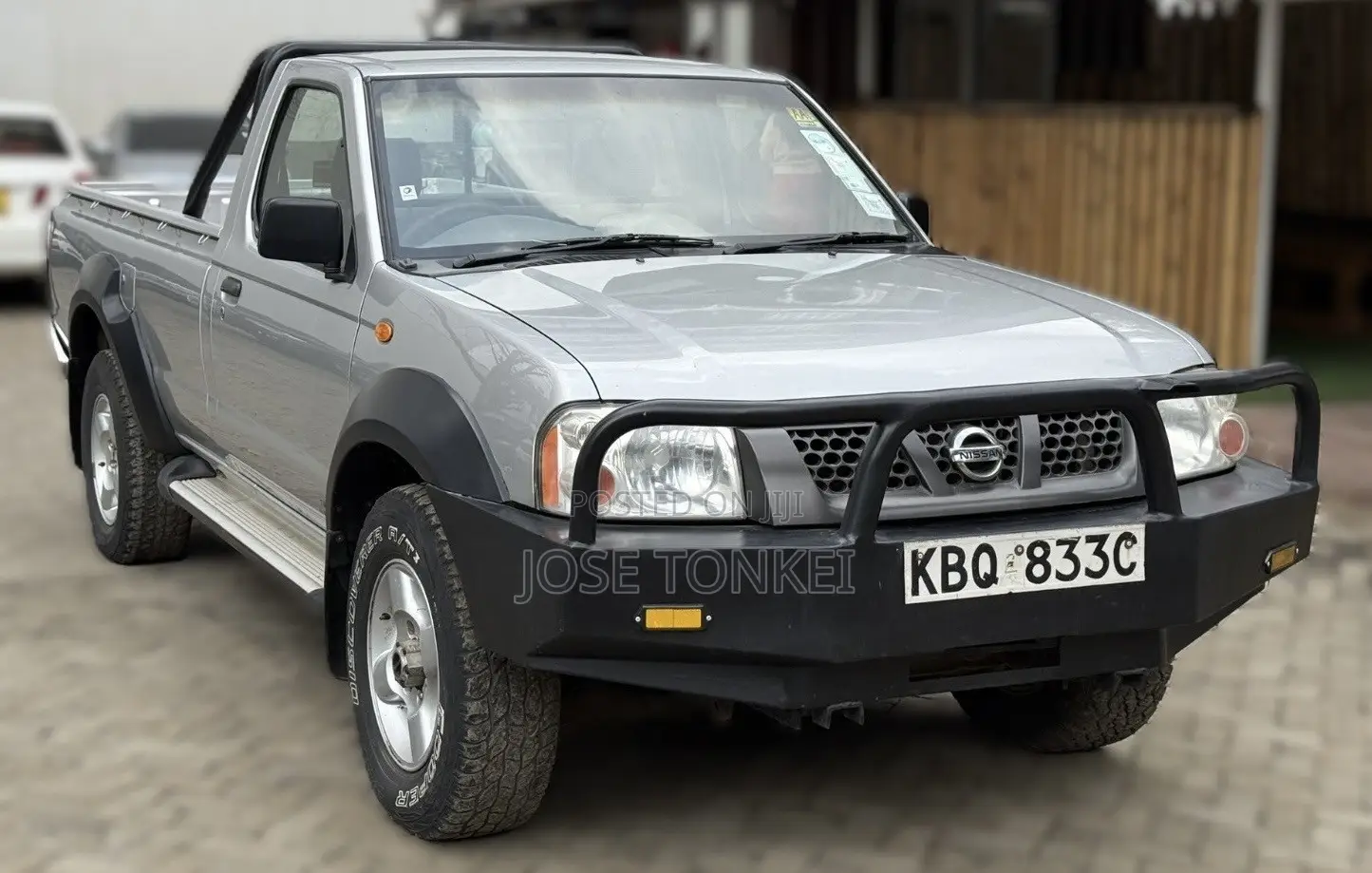 Nissan Hardbody 2010 Gray