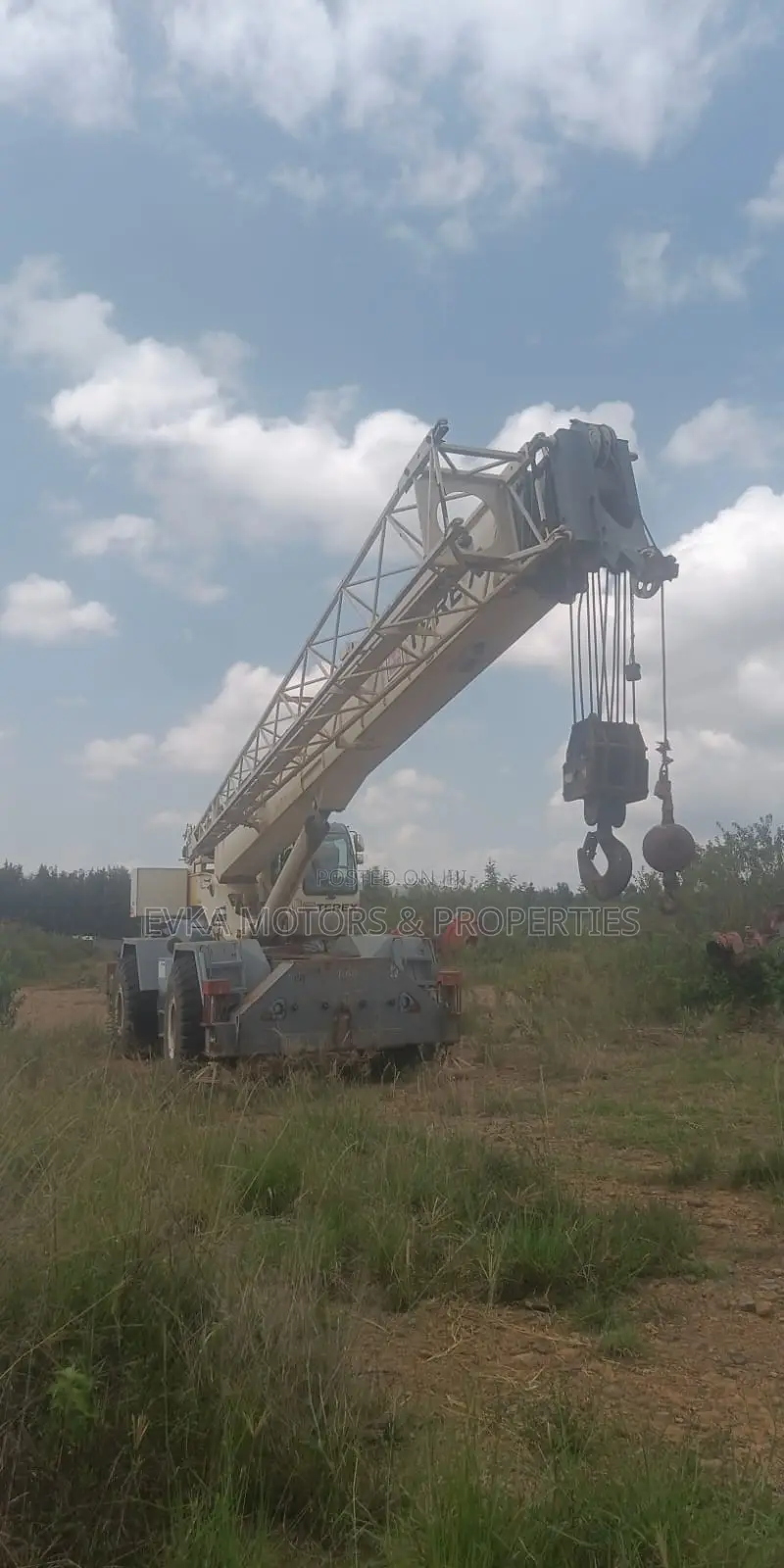 Crane for Sale. In Good Condition. Ready for Work