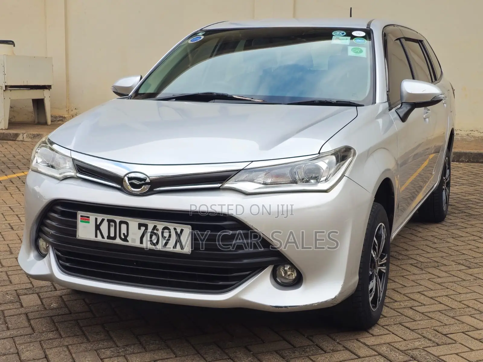 Toyota Corolla Fielder 2017 Silver
