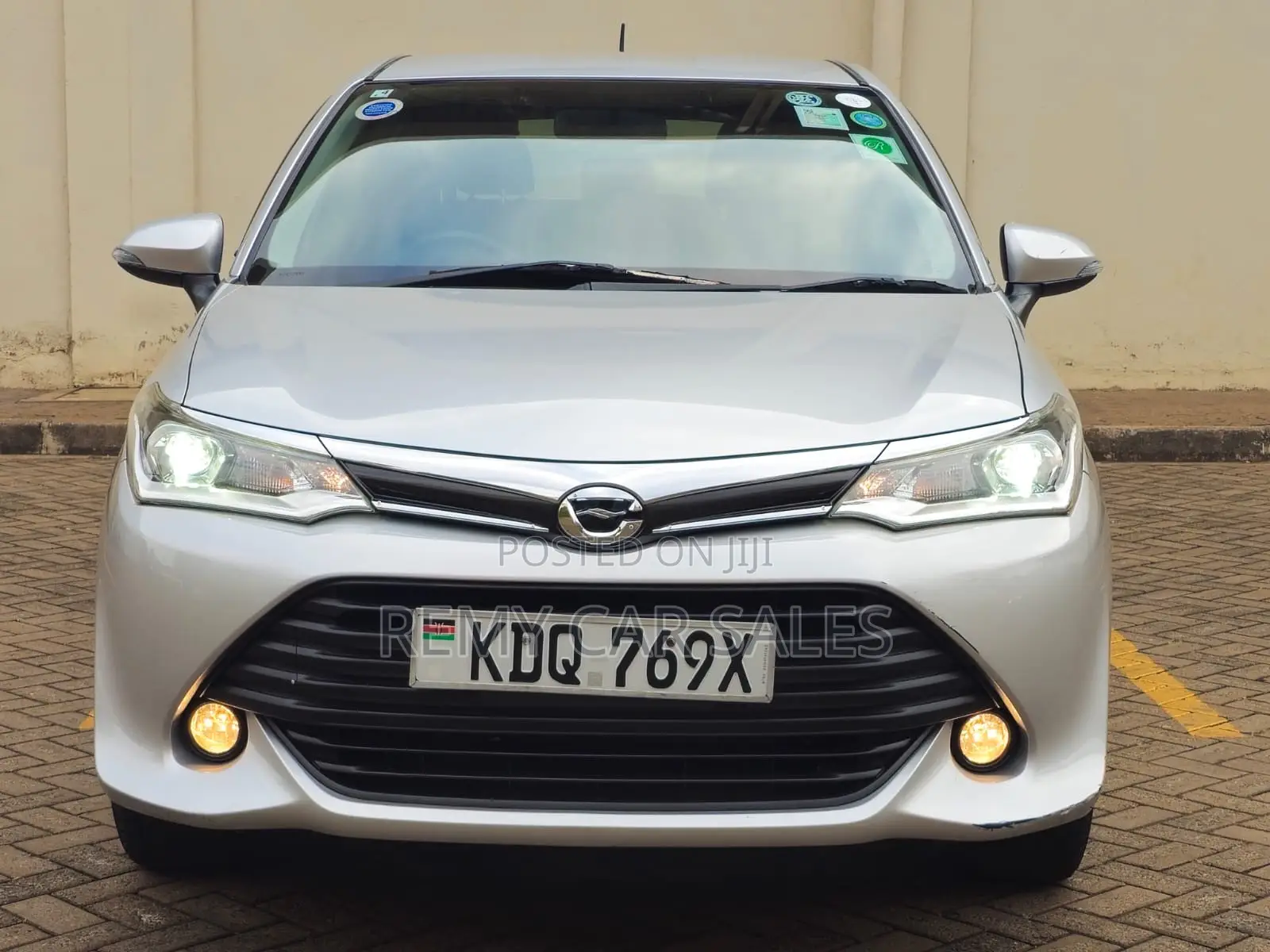 Toyota Corolla Fielder 2017 Silver