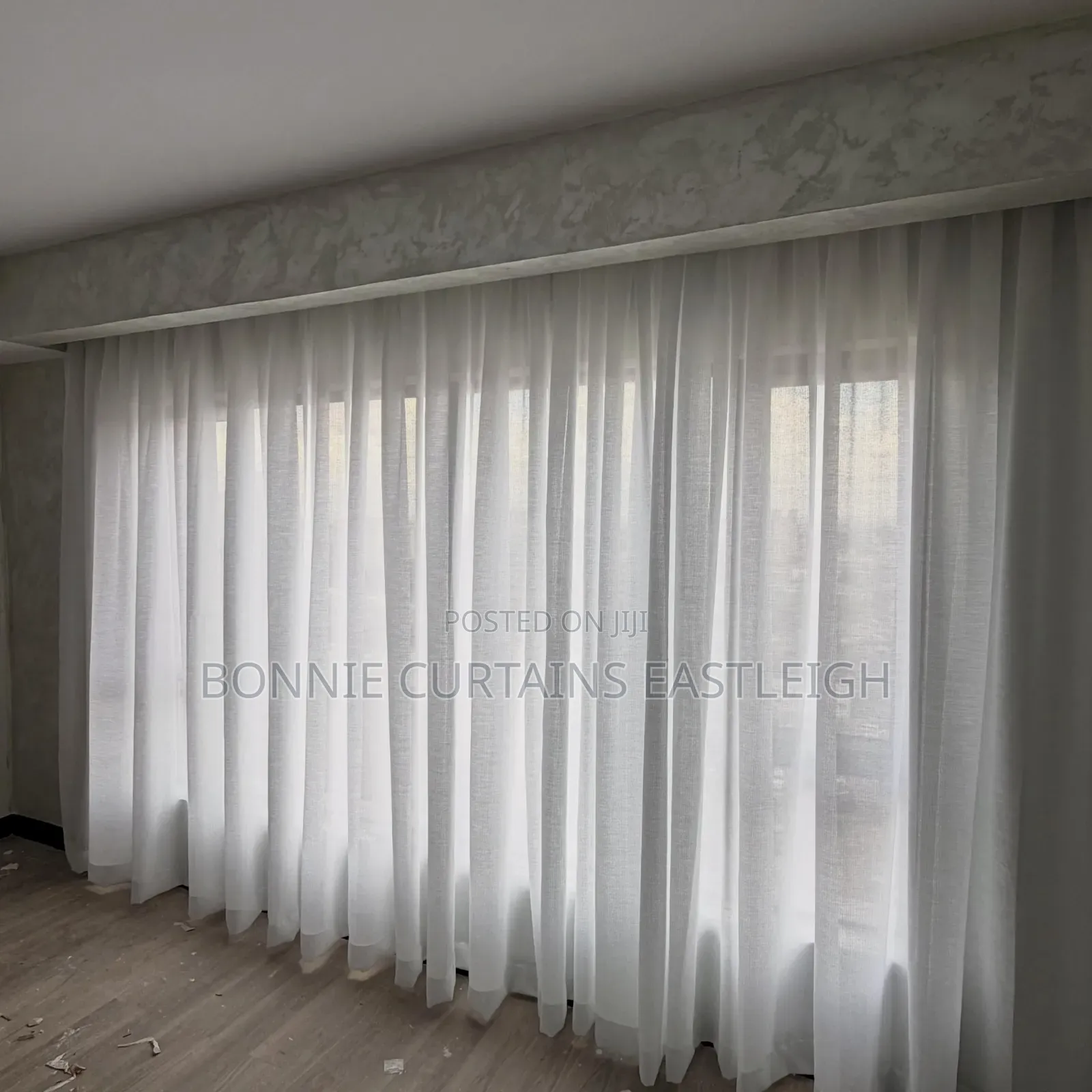 Light Cream and White Sheers for Modern Dining Rooms