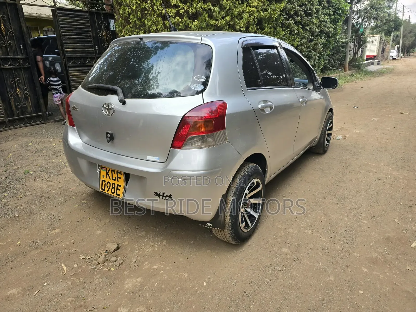 Toyota Vitz 1.3 FWD 5dr 2008 Silver