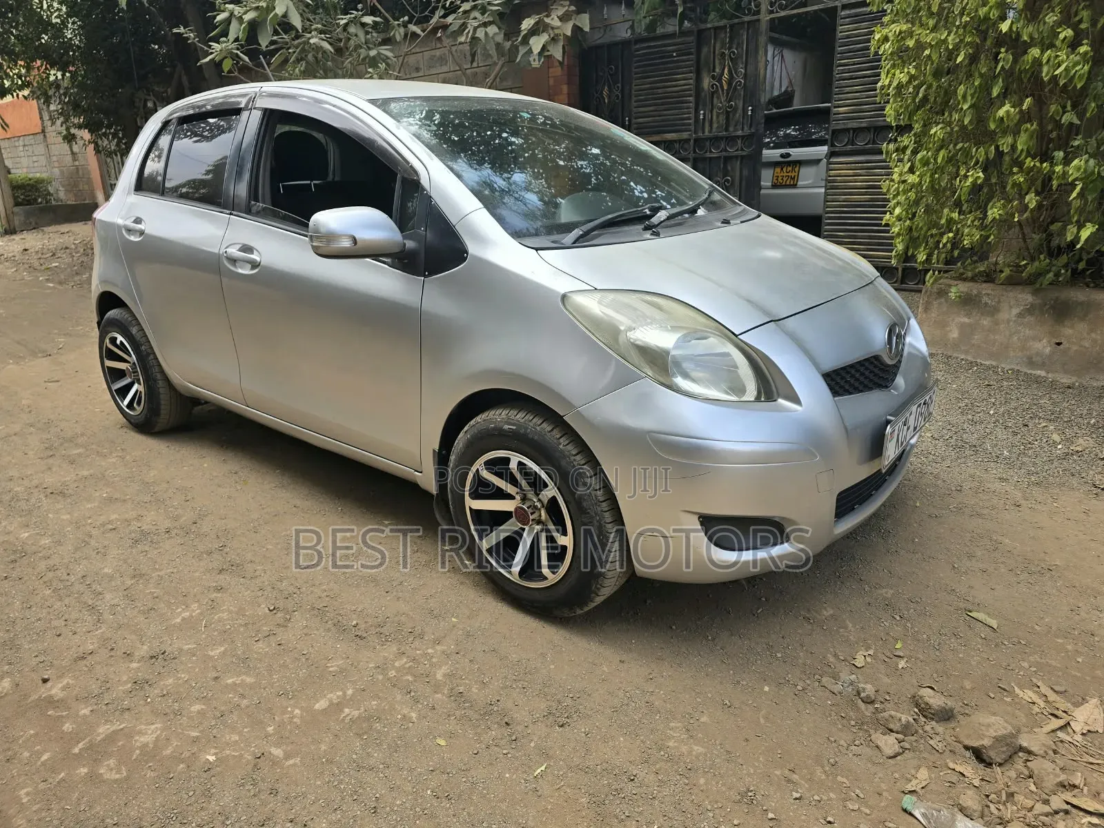 Toyota Vitz 1.3 FWD 5dr 2008 Silver