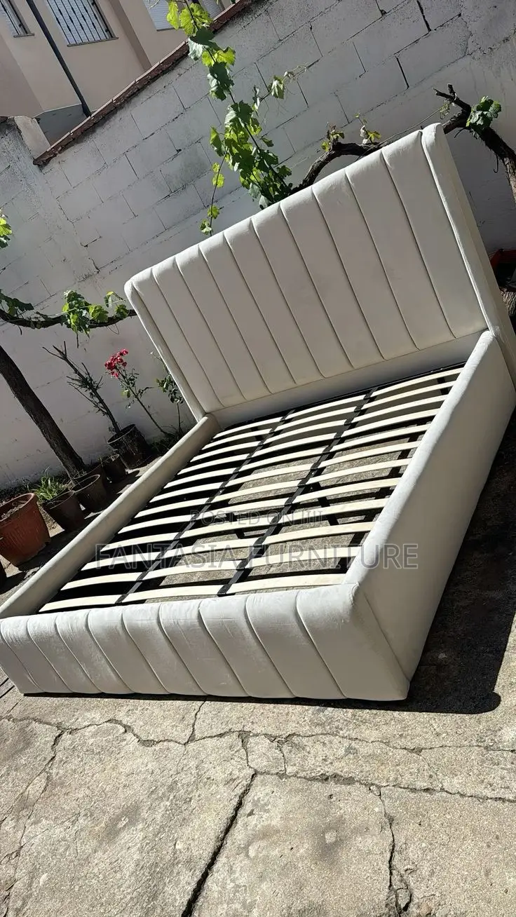 5x6 Cream Tufted Chester Bed: Pay on Delivery