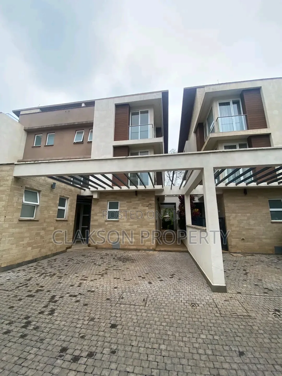 4bdrm Townhouse / Terrace in Lavington, Valley Arcade for rent