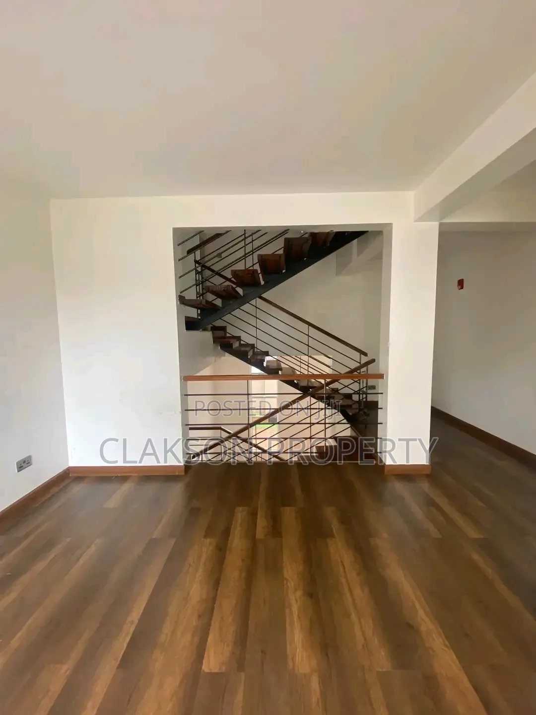 4bdrm Townhouse / Terrace in Lavington, Valley Arcade for rent